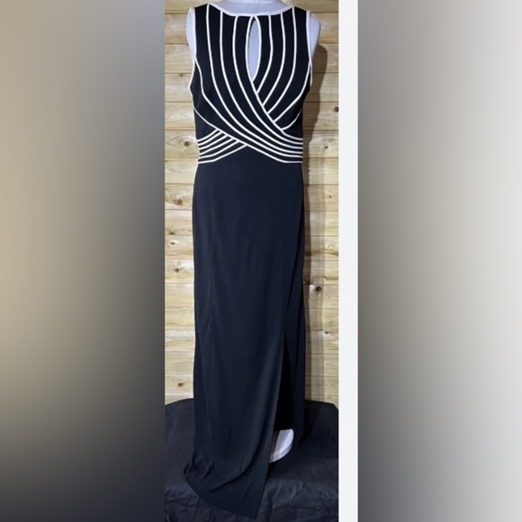 Joseph Ribkoff Dresses & Skirts - JOSEPH RIBKOFF Sz 8 White Ribbed Bodice Long Line Side Slit Zipper Evening Dress